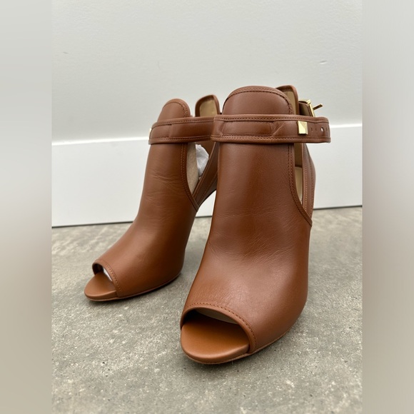 Michael Kors Boots - Picture 1 of 3